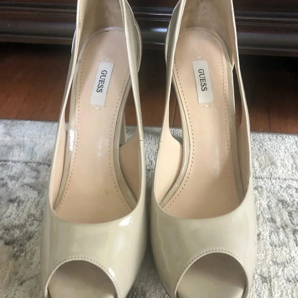 Guess Cream Heels - Picture 6 of 8
